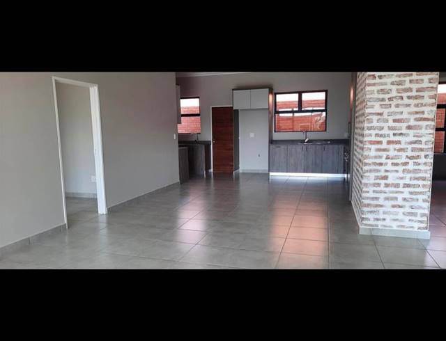 3 BEDROOM HOUSE FOR SALE IN SIX FOUNTAINS RESIDENTIAL ESTATE